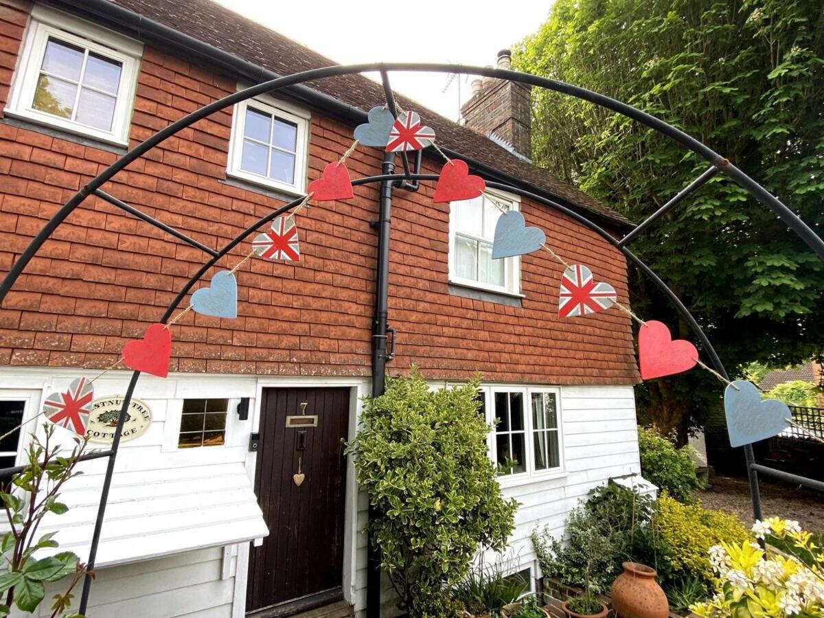 Chestnut Tree Cottage, 7 High Street Ardingly Exterior foto